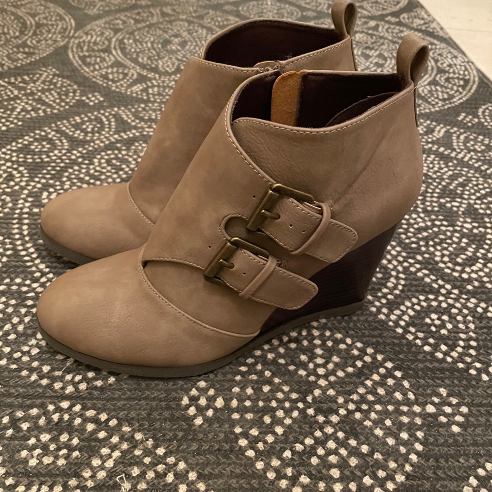 Wedged Ankle Boot